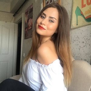 Meet your Posher, Derya